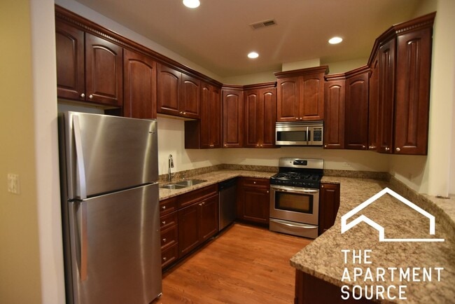 Building Photo - 5140 N Clark St