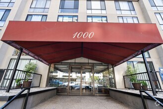 Building Photo - BEAUTIFULLY REMODELED CATHEDRAL HILL CONDO...