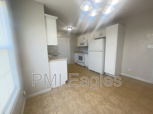 Building Photo - 102 Milard Ct