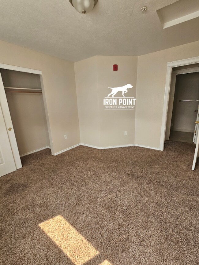 Building Photo - ELD4017