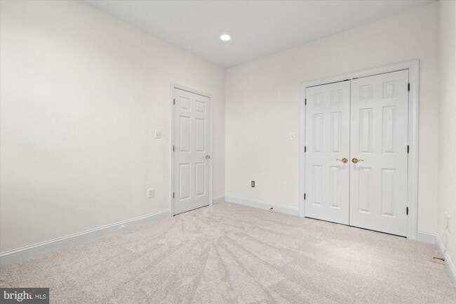 Building Photo - 2622 Clarendon Blvd