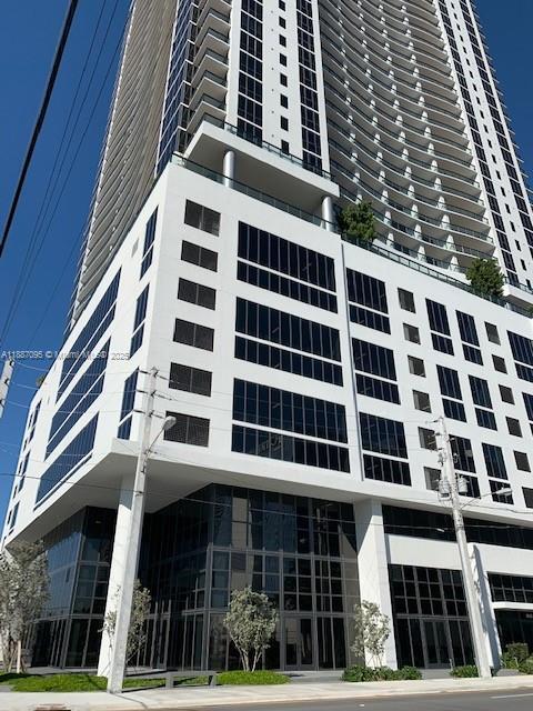 Building Photo - 1600 NE 1st Ave