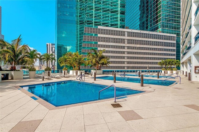 Building Photo - 200 Biscayne Blvd Way