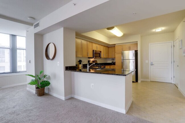 Building Photo - 550 14th St S