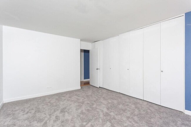 Building Photo - 1 bedroom in Chicago IL 60640