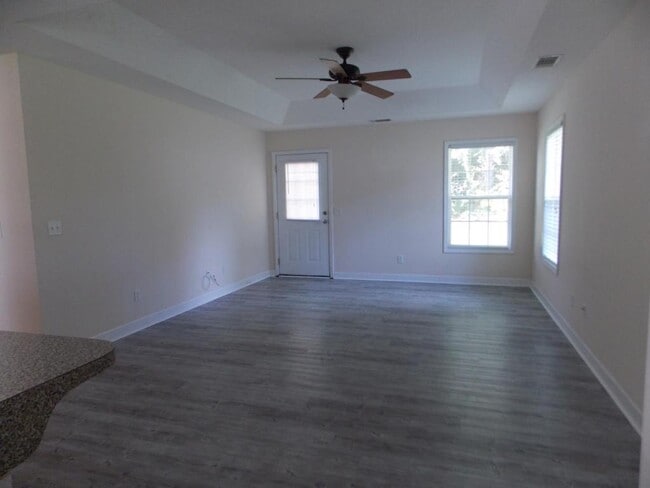 Primary Photo - 305 Sterling Ct