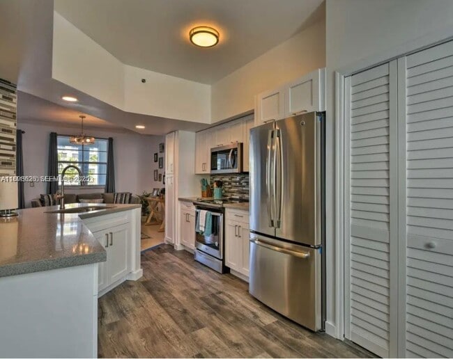 Building Photo - 3135 NE 184th St