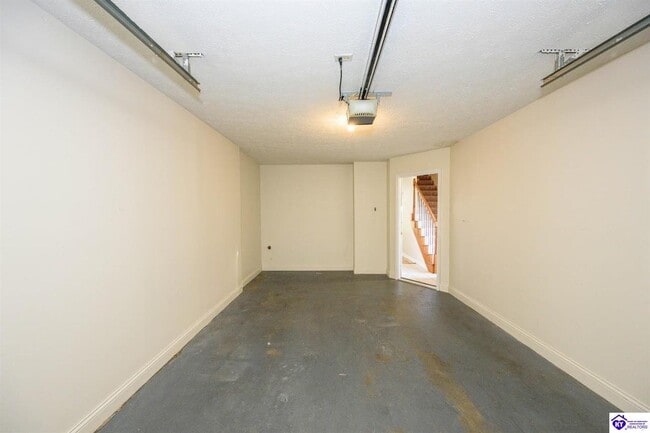 Building Photo - 123 Poplar Cir