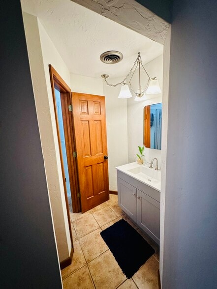 Building Photo - 1133 Glenwood Rd