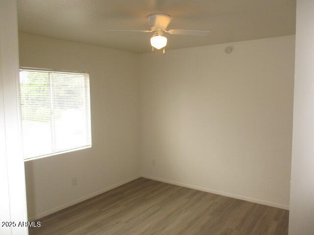 Building Photo - 906 N Revere