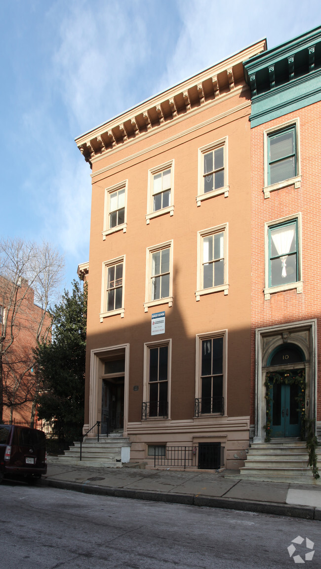 Building Photo - 12 W Read Street Apartments