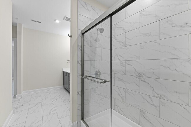 Building Photo - 5233 Highpointe Lakes Dr