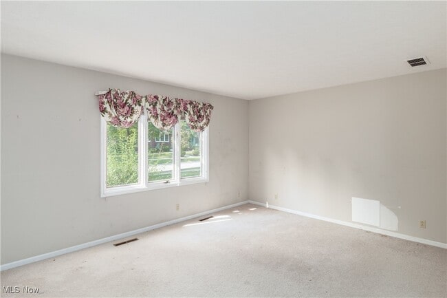 Building Photo - 37 S Cedar St