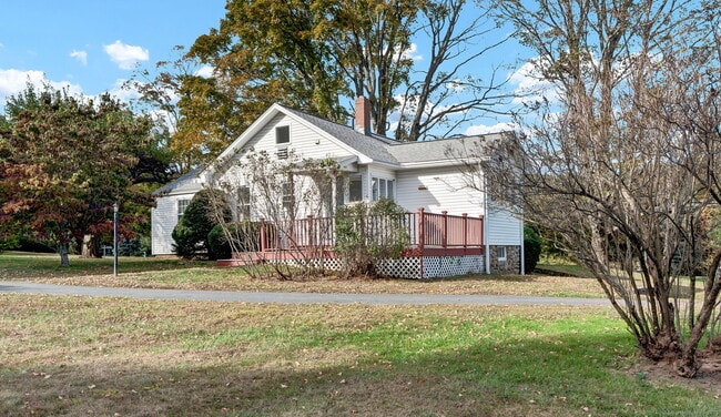 Building Photo - 69 Westledge Rd
