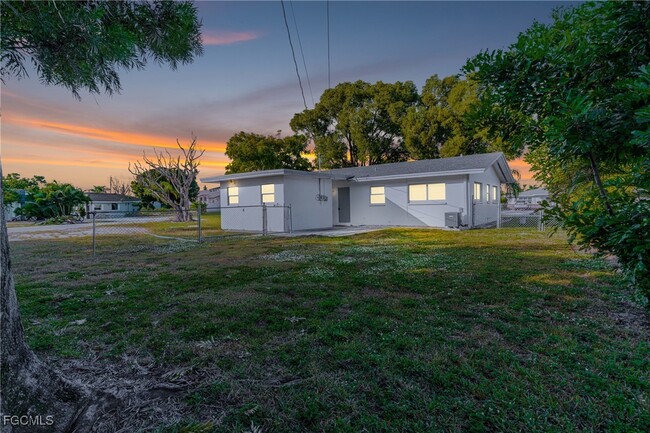 Building Photo - 4839 Tudor Dr