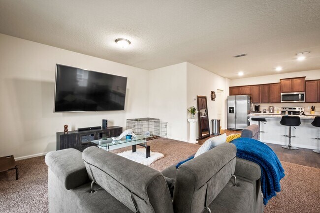 Building Photo - Beautifully Apportioned 2-Story Home in Fox Creek