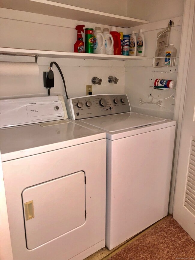 Building Photo - 61 Heritage Vlg