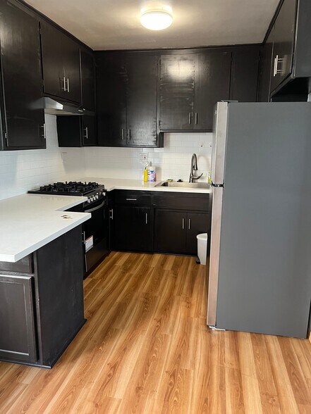Building Photo - 240 S Holliston Ave