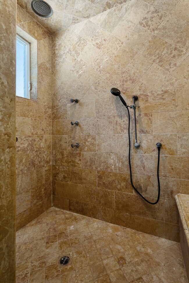 Building Photo - 26509 Via Sacramento