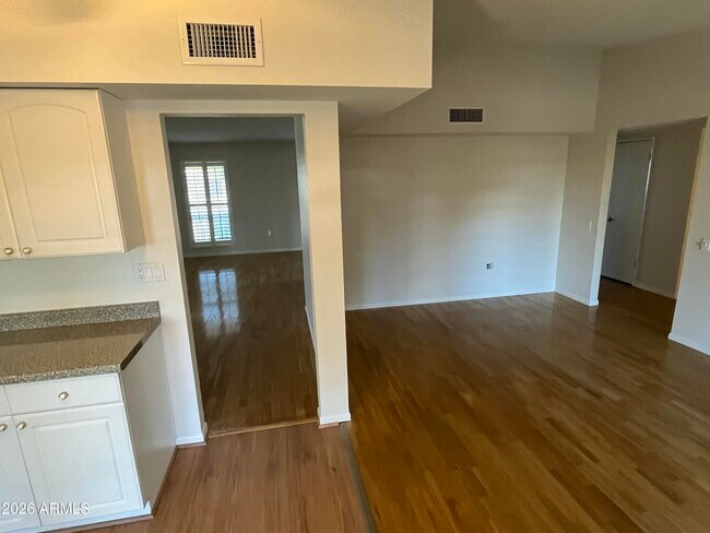 Building Photo - 10645 W Sequoia Dr