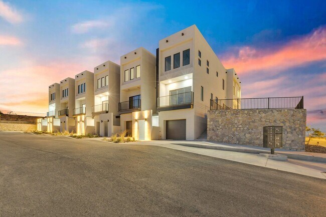 Building Photo - 1519 Golden Hill Terrace