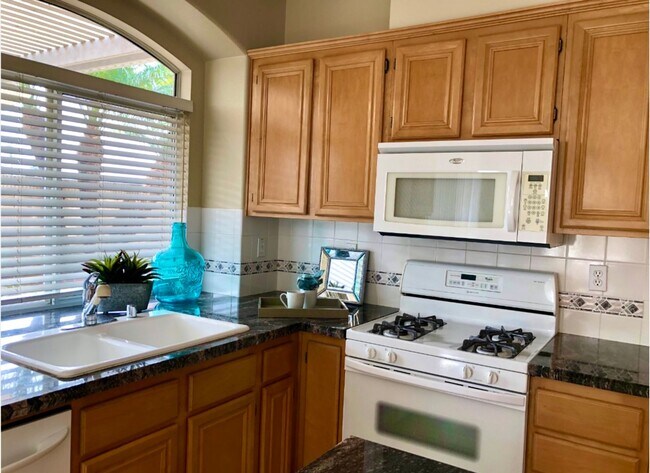 Building Photo - Spacious 4-Bedroom/2.5-Bath Home with Char...