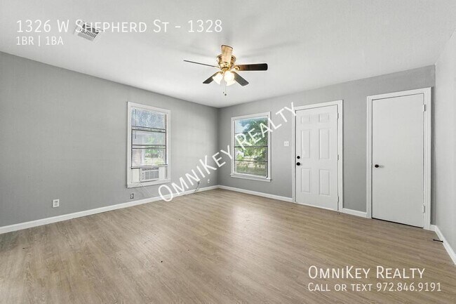 Building Photo - 1326 W Shepherd St