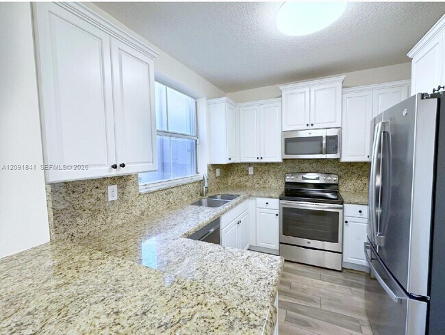 Building Photo - 202 Riverwalk Cir