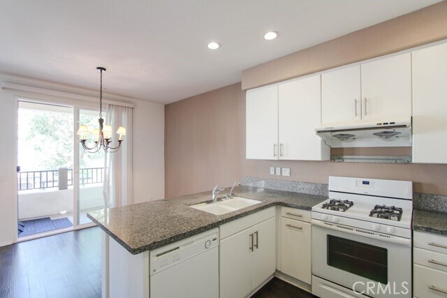 Building Photo - 941 S Bluff Rd