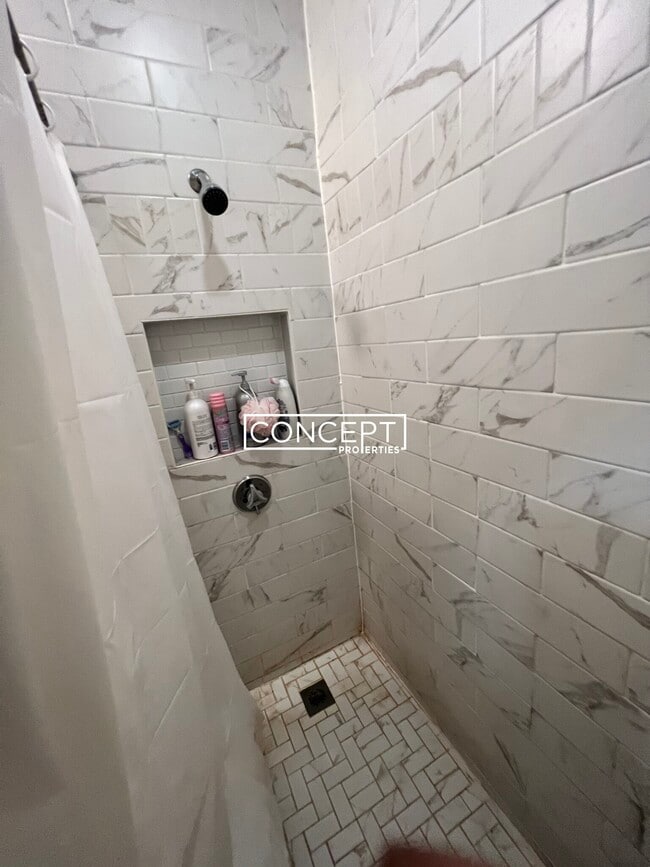 Building Photo - 19 Peterborough St