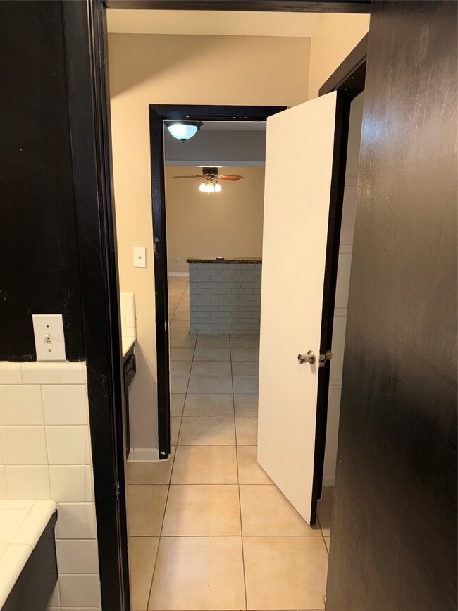 Building Photo - 11215 Mayfield Rd