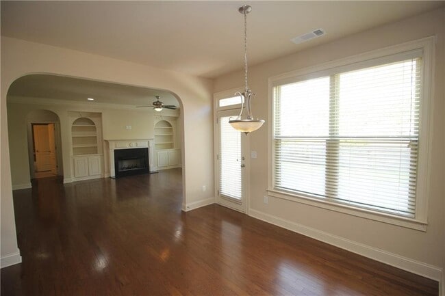 Building Photo - 1665 Gallant Fox Ln