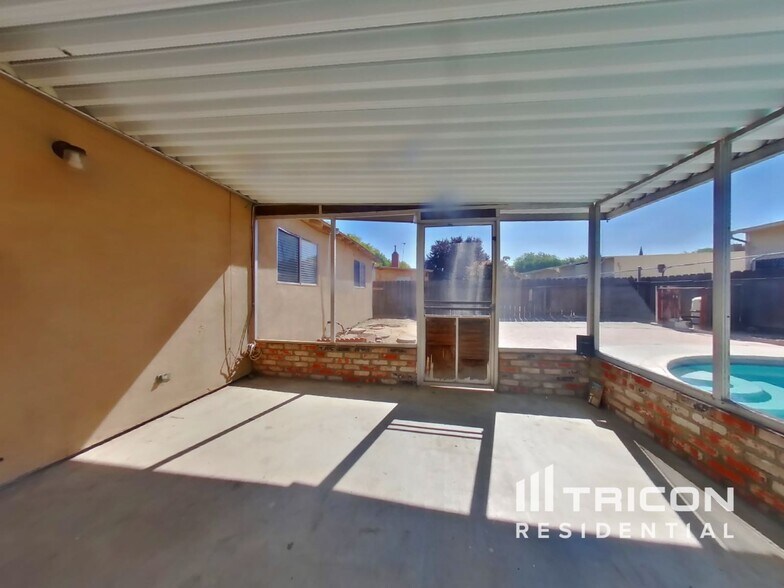 Building Photo - 405 Pirinen Ln