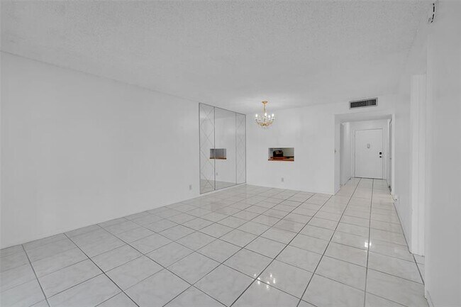 Building Photo - 2950 NW 46th Ave