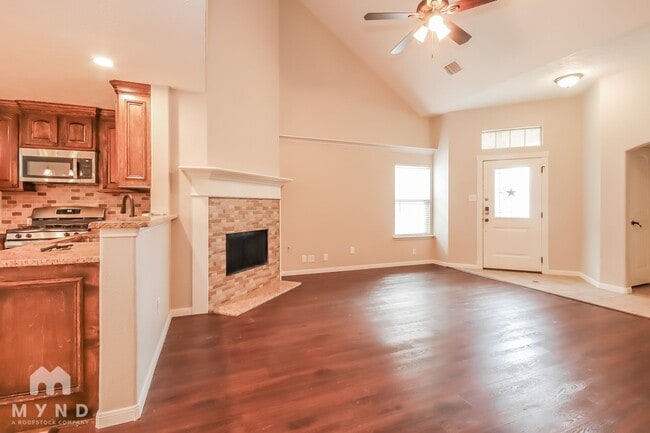 Building Photo - 18421 Sunrise Pines Dr