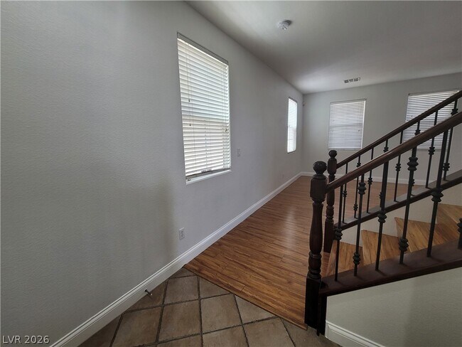 Building Photo - 6140 Pine Villa Ave