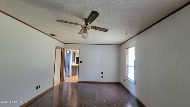 Building Photo - 21320 NE 114th Ave