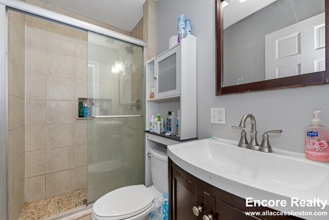 Building Photo - 16 Sewall St