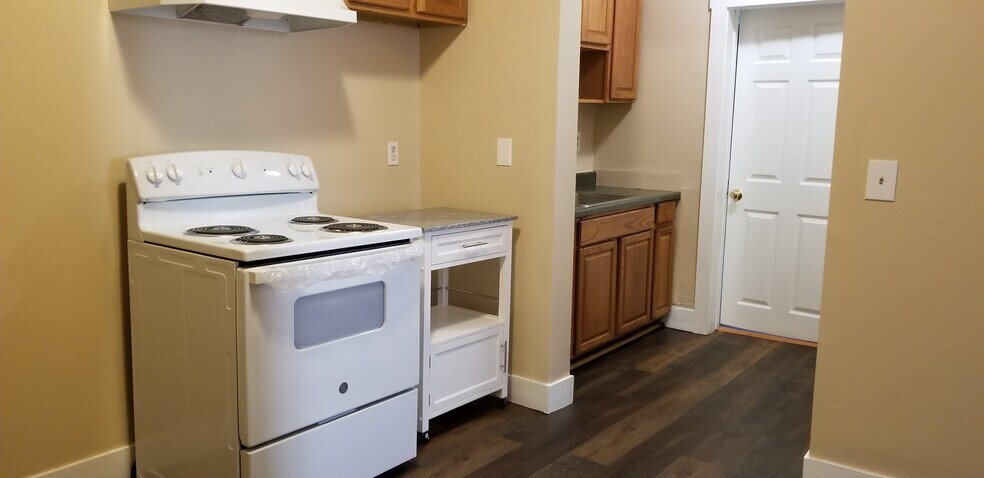 Kitchen - 338 Pawtucket St