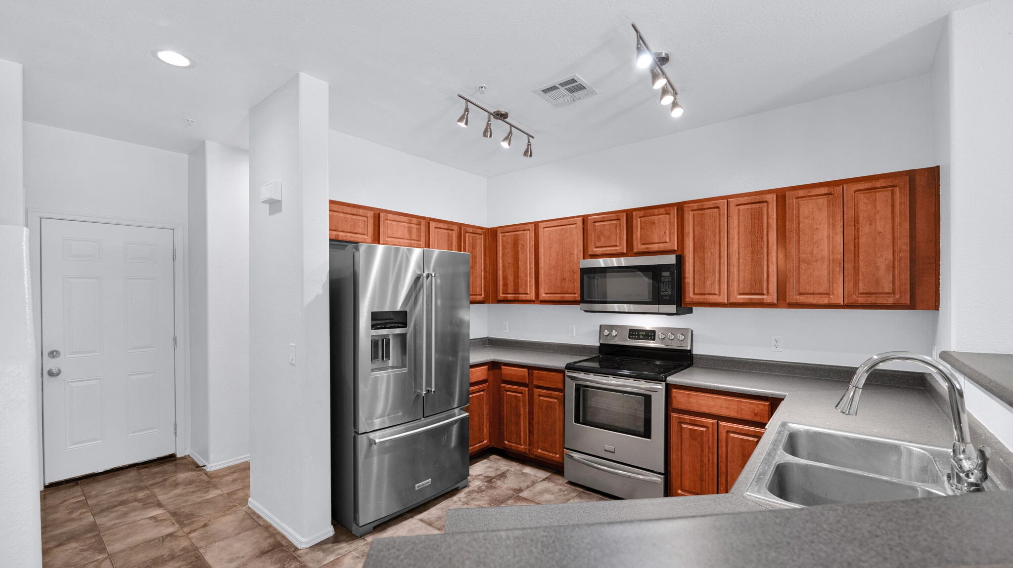 Kitchen - 1702 E Bell Rd