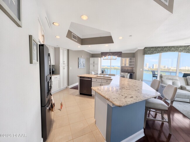 Building Photo - 231 Riverside Dr