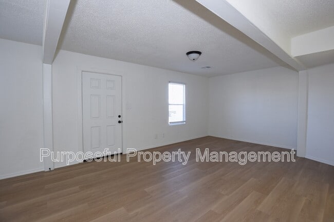 Building Photo - 2924 SW 51st St