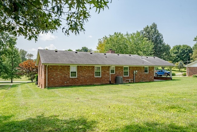 Building Photo - 305 Edgewood Ave
