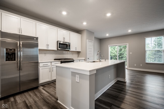 Building Photo - 305 Fairfax Way