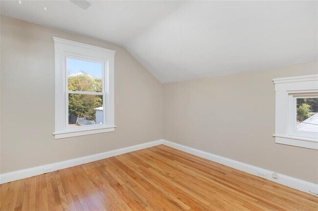 Building Photo - 3461 Kingstown Rd