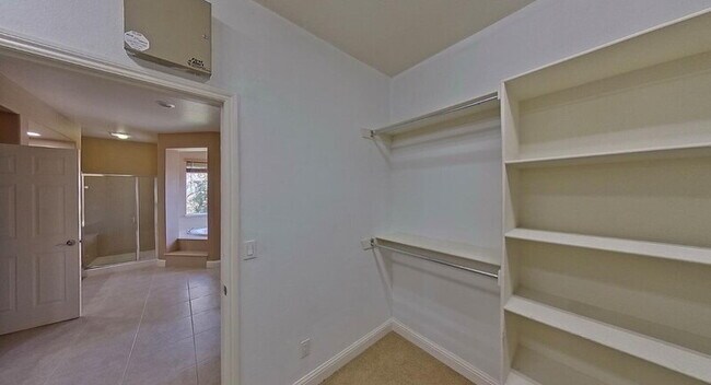 Building Photo - 1692 Woodhaven Cir