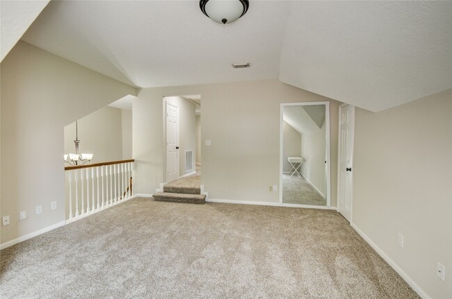 Building Photo - 107 Mango St