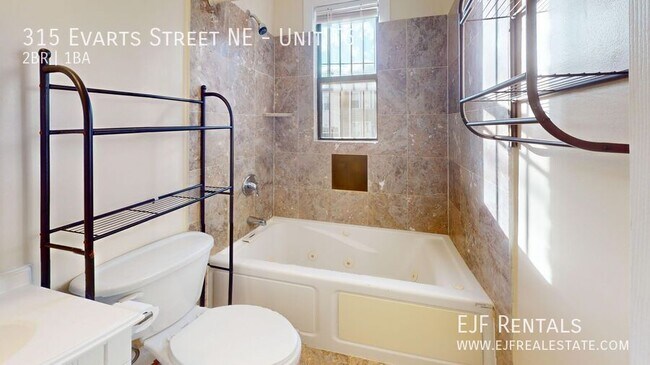 Building Photo - 315 Evarts St NE