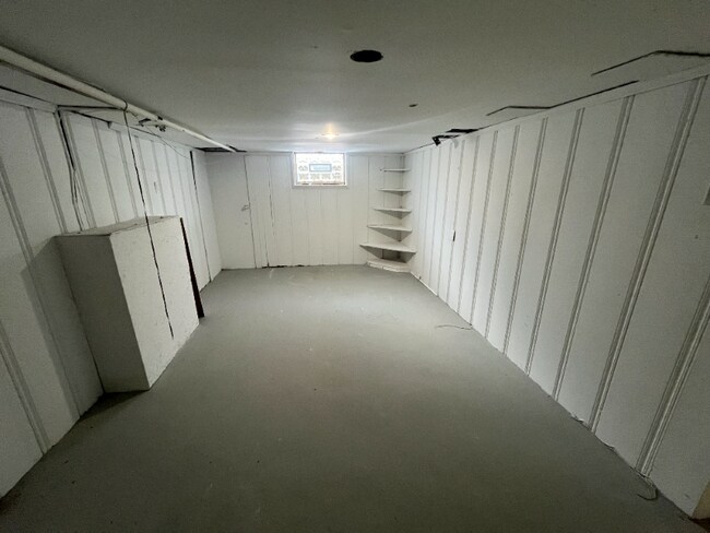 Building Photo - 721 Winston Dr