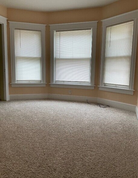 Building Photo - 614 Chenango St